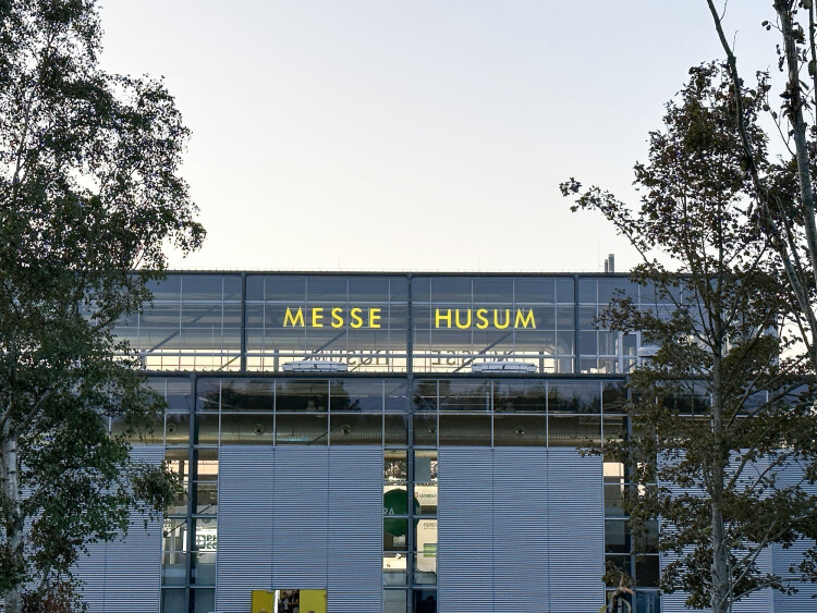 Fassade des Messegebäudes in Husum