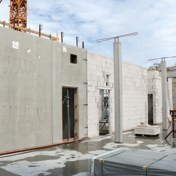 Rohbau der neuen Gebäude von LEAB