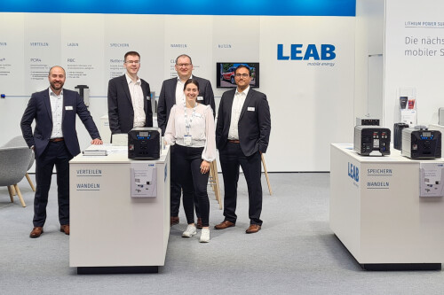 Five employees at the LEAB stand at the Interschutz trade fair