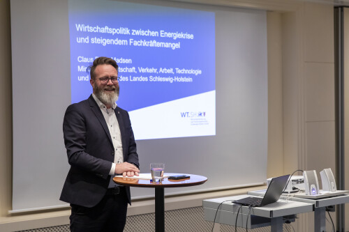 Energy crisis and skilled workers in focus: Event with Schleswig-Holstein Minister of Economic Affairs Claus Ruhe Madsen
